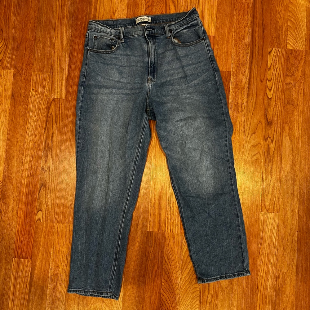 Abercrombie & Fitch Curvy Jeans